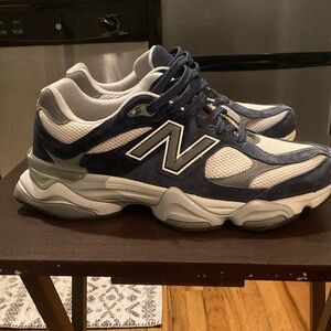 New balance 9060 men’s size 12 navy blue grey and cream